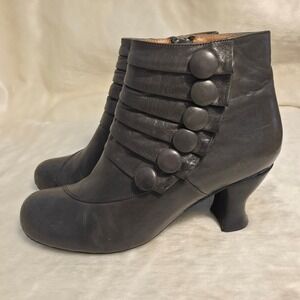 VTG Miz Mooz Granny Ankle Boots Steampunk Grey Leather Button Pleated Womens 8.5